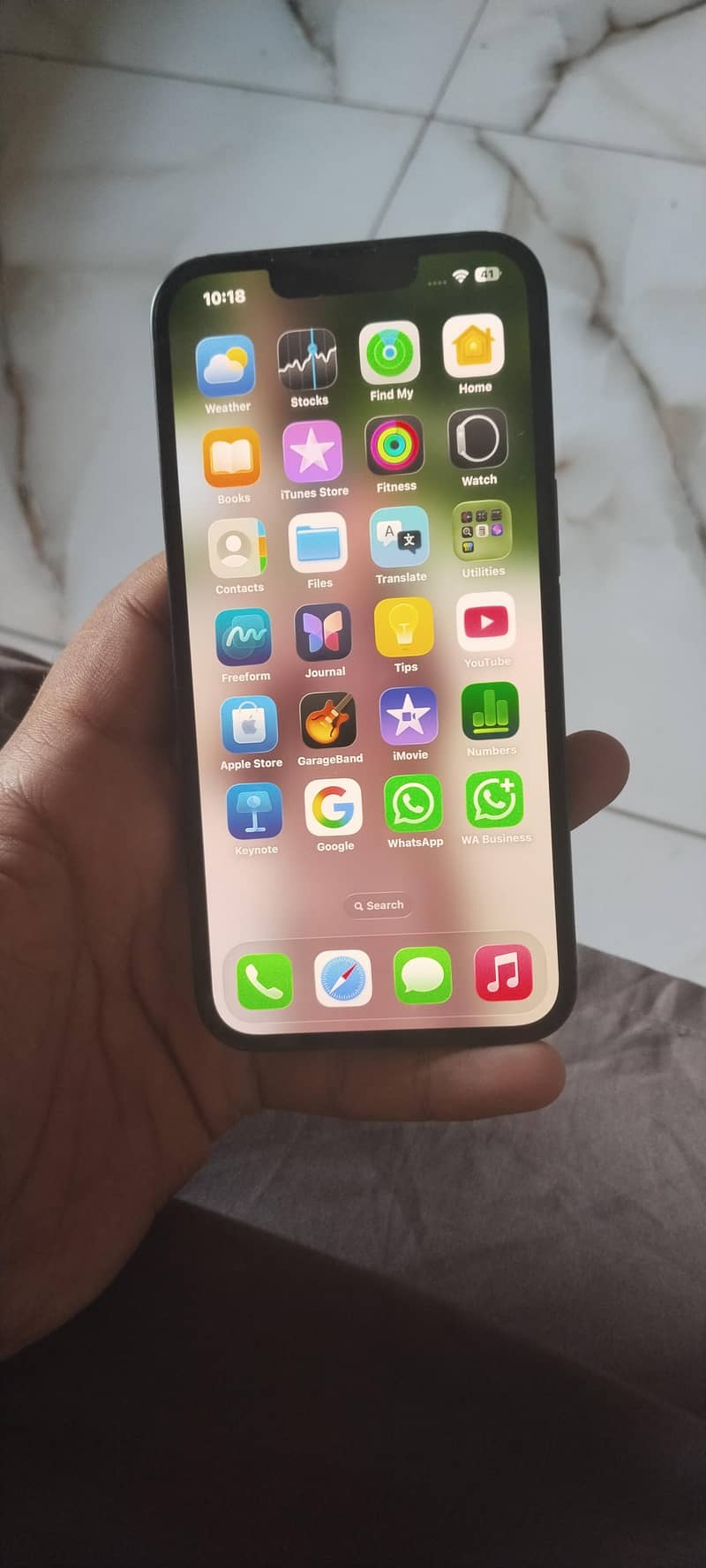 Apple iPhone 13 5