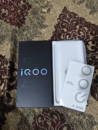 Vivo iQOO Z9 Turbo 16/256 (8s gen 3)