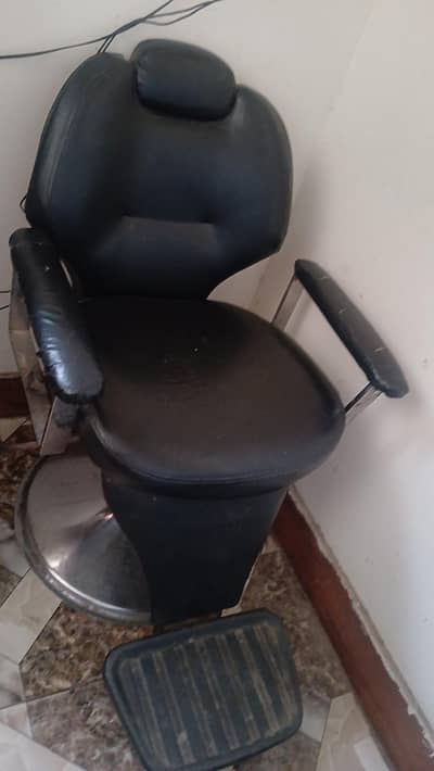 Hydraulic chair