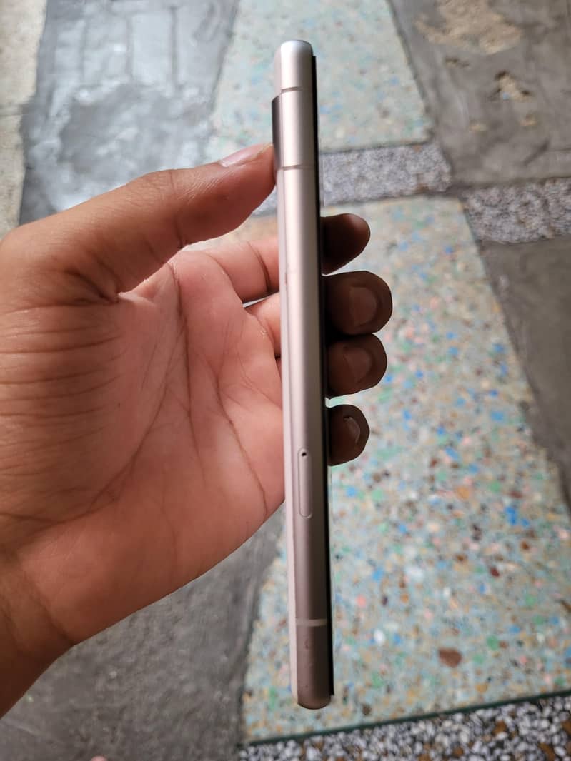 Google Pixel 7a 5