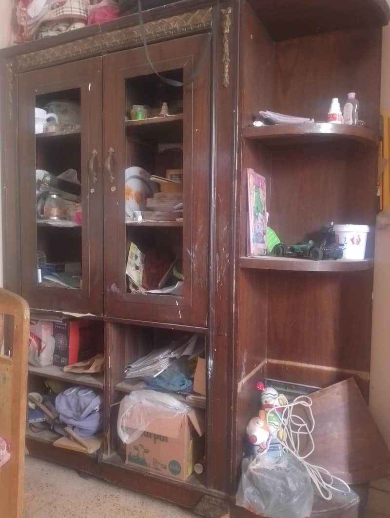 devider for keeps untlise and dressing table 0
