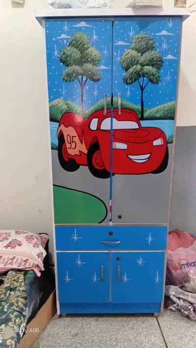 kids almari for urgent sale