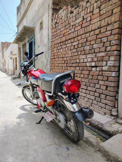 Honda CG125  2024