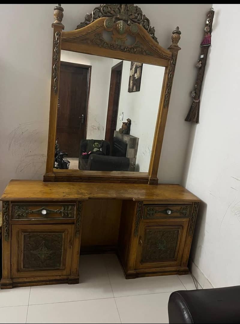 Dressing Table 0