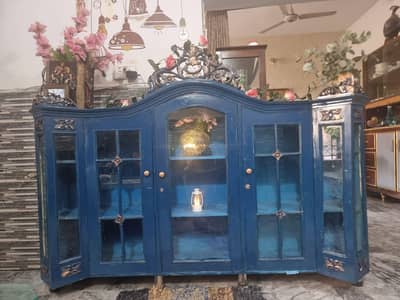 Showcase available for sale in Chaklala Scheme 3 Rawalpindi.