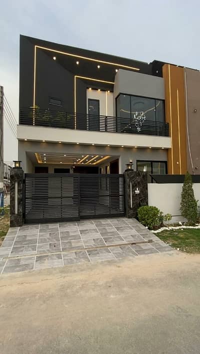 5 MARLA CORNER MODREN HOUSE IN BUCH VILLAS