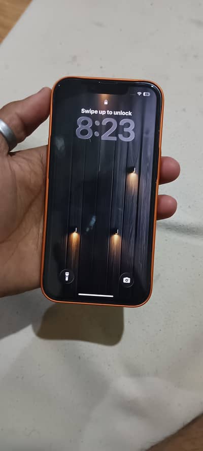 Apple iPhone 13