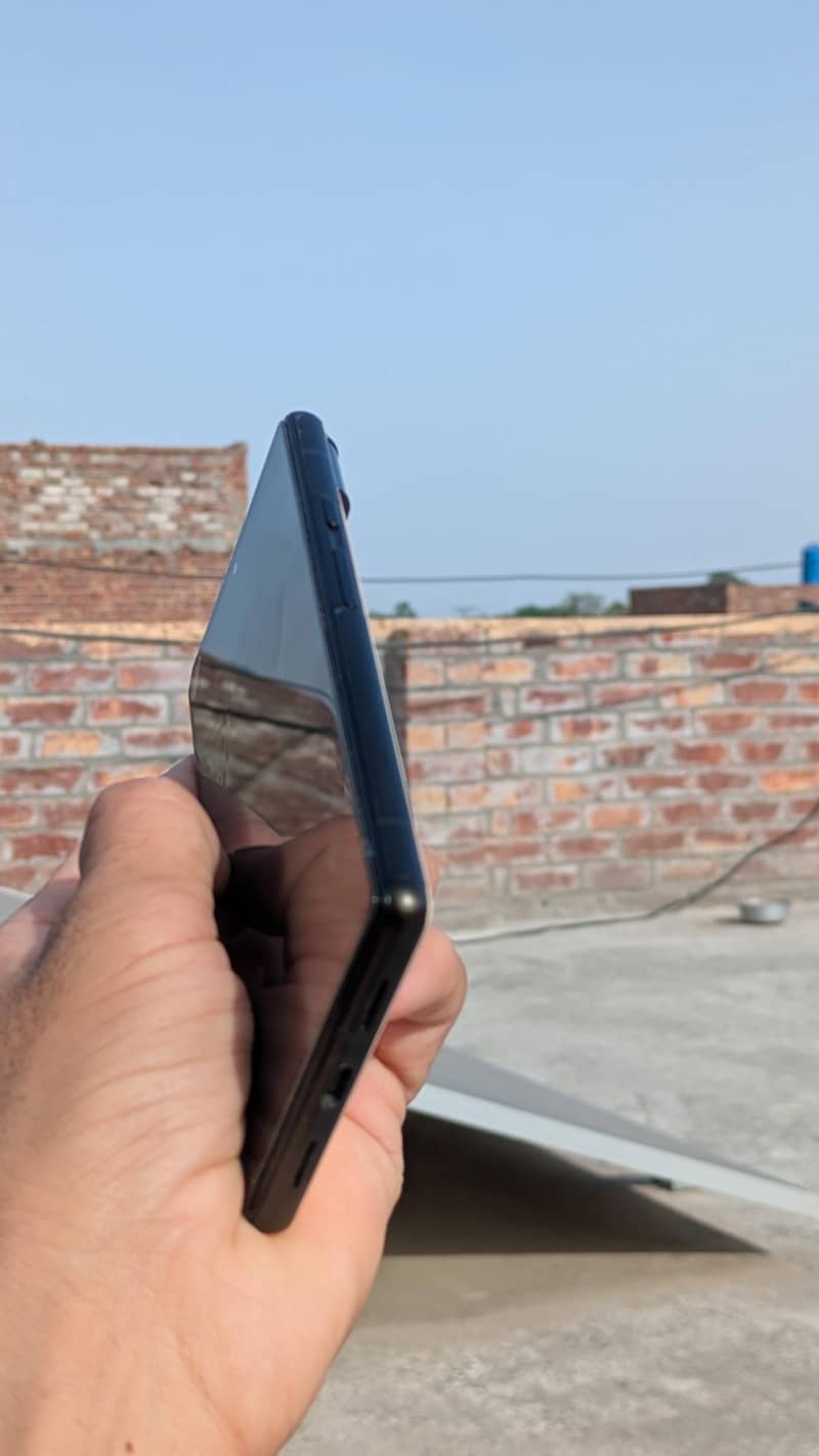 Google Pixel 6 4