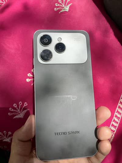 Tecno spark 40