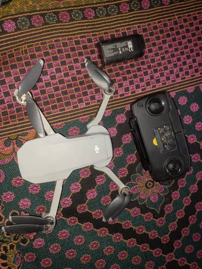 DJI mavic 2 SE.  bilkol new haai dubai se aya haai