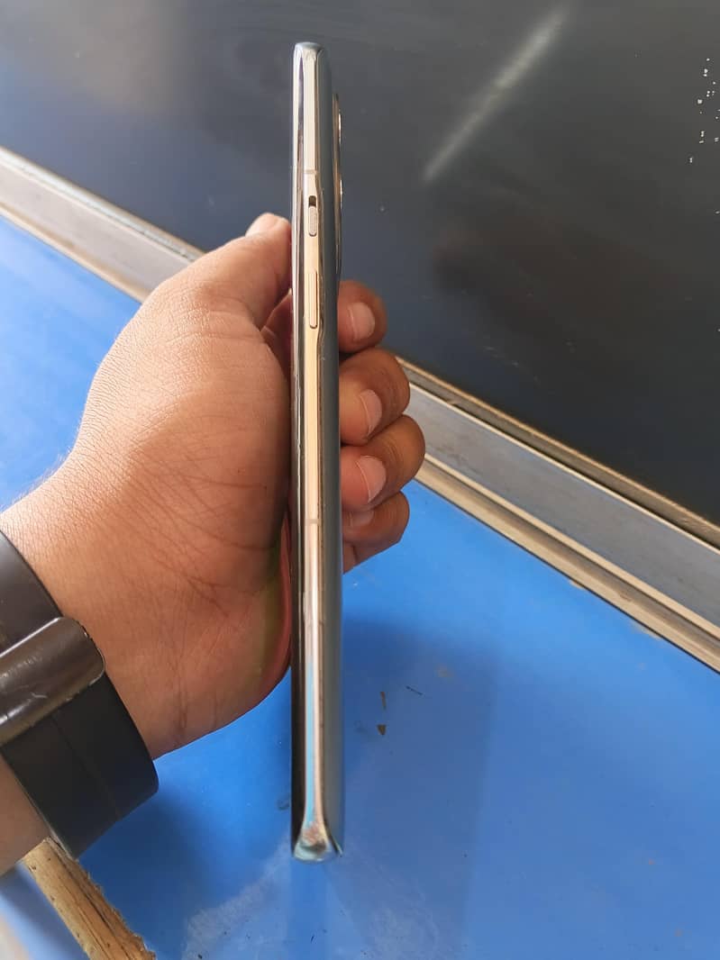One Plus 9 Pro 4