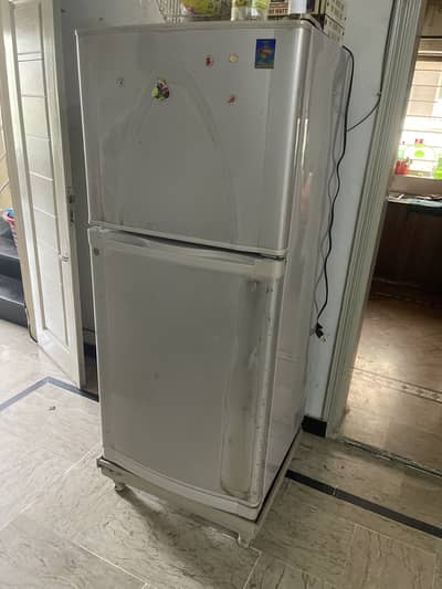 DAWLANCE REFRIGERATOR FOR REPAIR/SCRAP