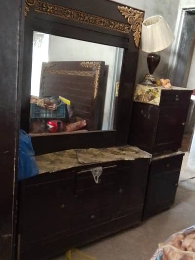 dressing table