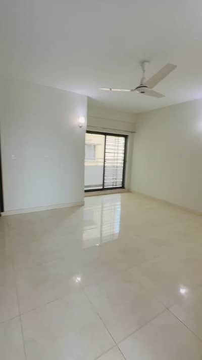 3 Floor 3 Bed Room Apartment Available For Sale in Askari 11