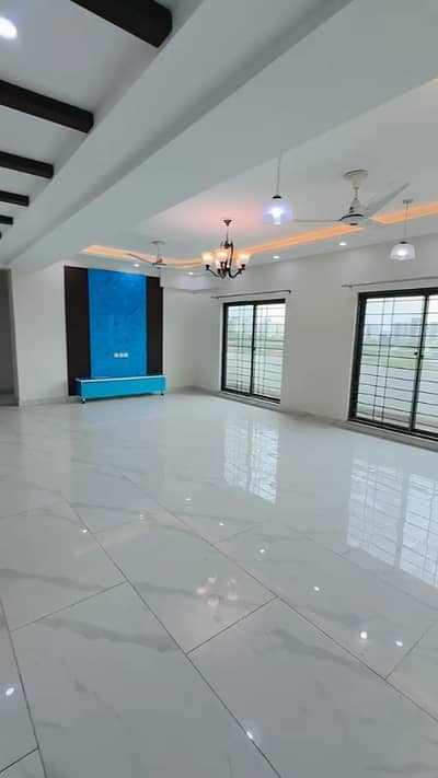 5 Floor 3 Bed Room Apartment Available For Sale in Askari 11