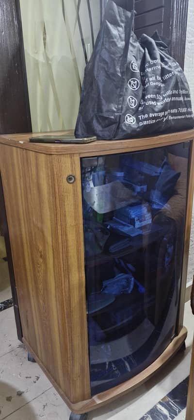 TV/speaker trolly for sale