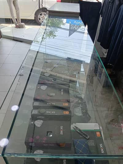 Glass counter