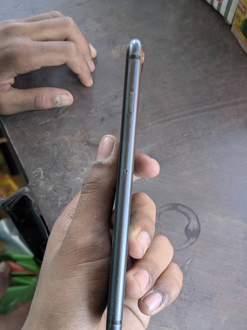 Apple iPhone 8 Plus 2