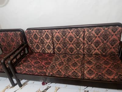 5 seater Sofa set made up of original wood in reasonable price