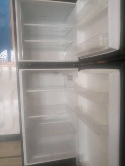 PEL Refrigerator Model 2350