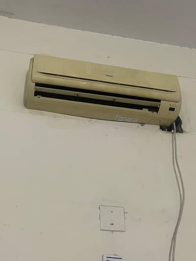 Hair split A/C non inverter