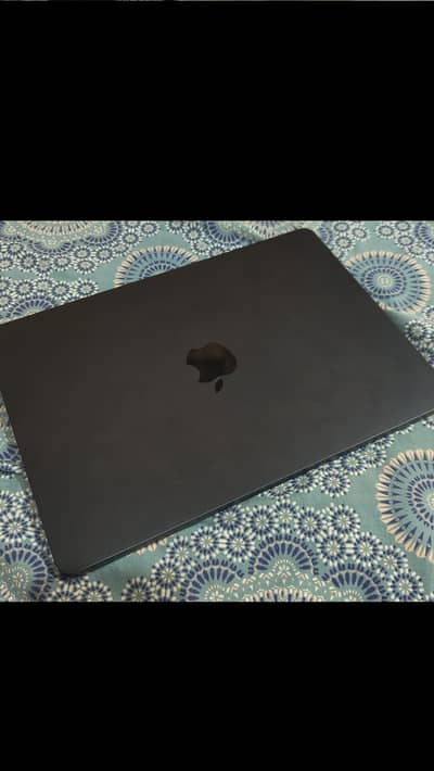 Macbook Air M4 - 16/256 | Midnight Color | Warranty till August