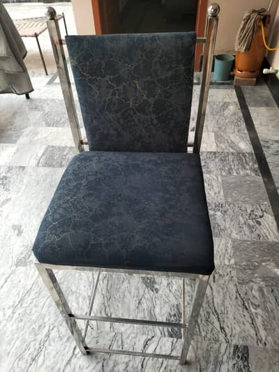 best chair for karyana store 10by10