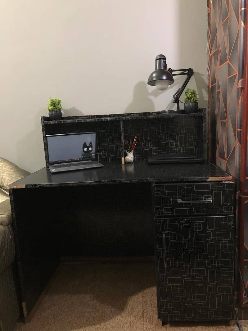 Study table for room 3