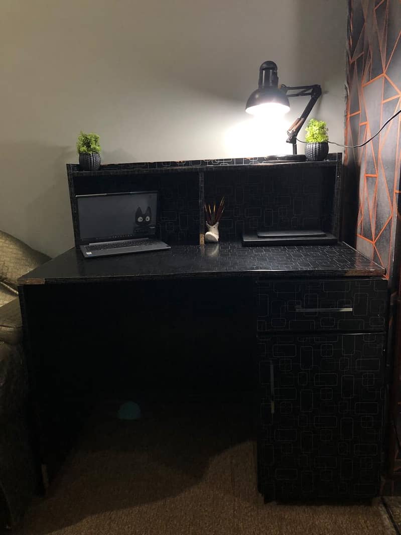 Study table for room 4