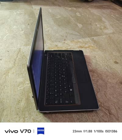 Laptop dell latiude core i5 2nd gen 4gb ram 250gb hhd