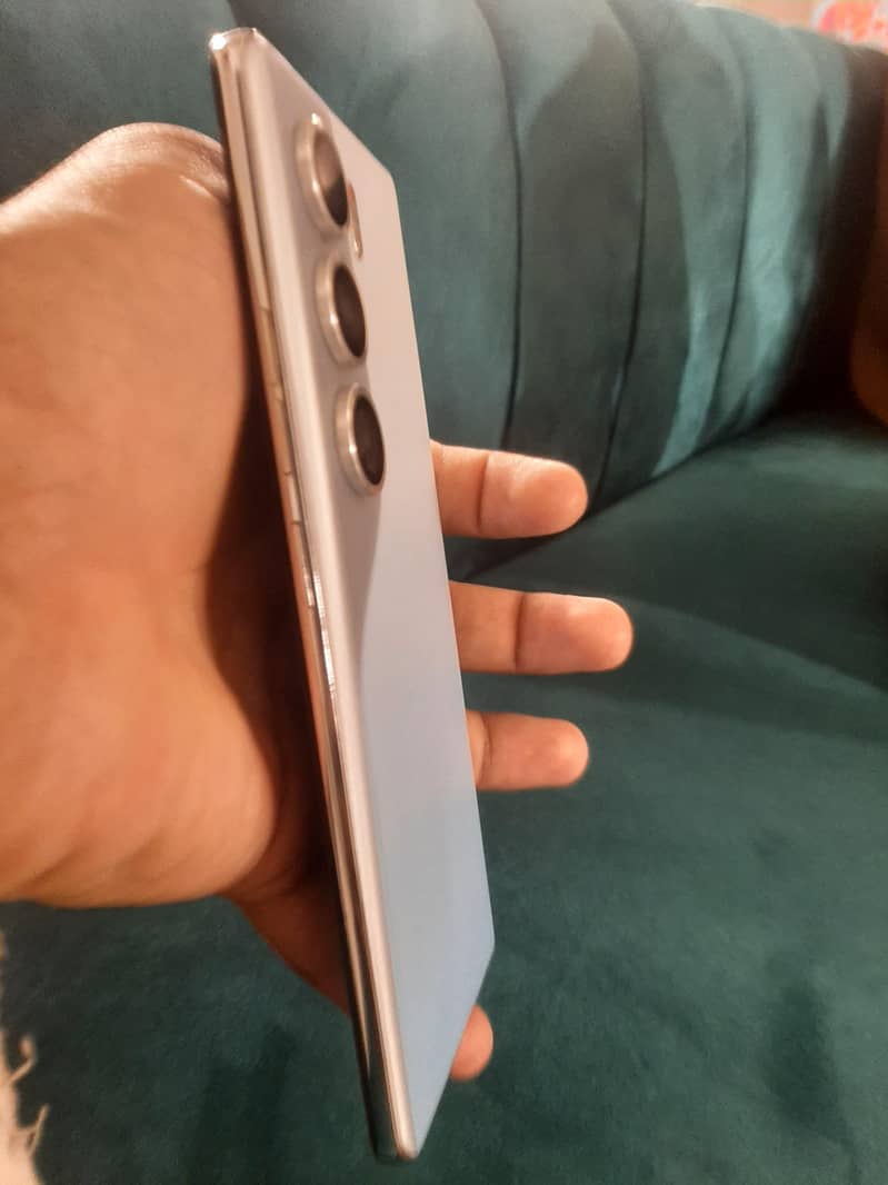 Tecno camon 40 pro 0