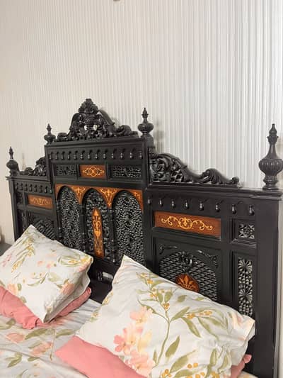 Chinioti Real wood Queen bed with side table