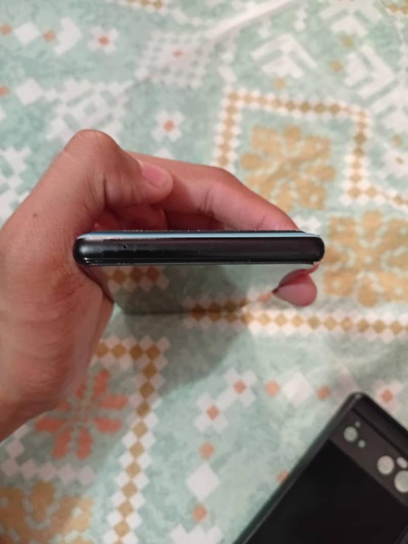 Google Pixel 6 4
