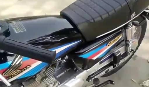 Honda 125 for sale complete document my WhatsApp 03313091788