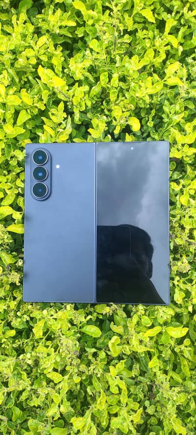 Samsung Mobile Z Fold 7 12GB 256Gb just box open
