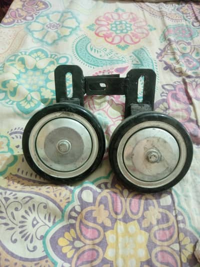 Scooty traning wheel