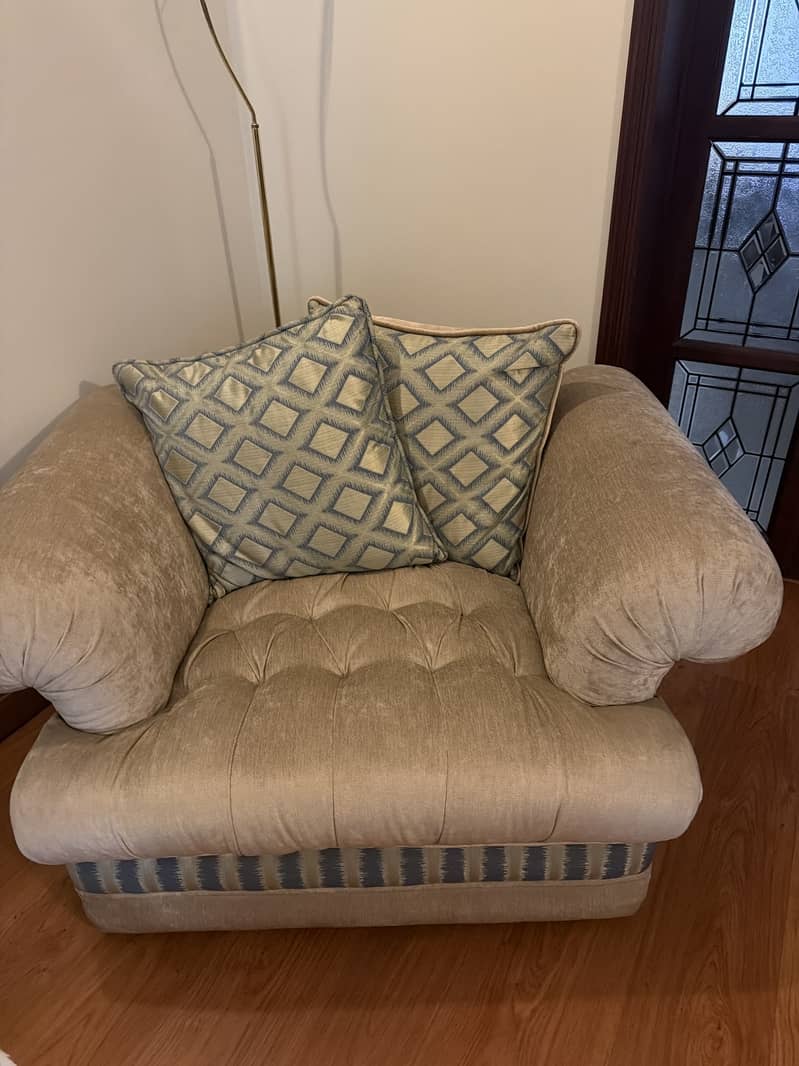 Drawing room sofas settee with tables 1
