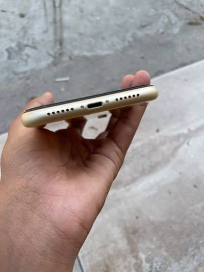 Apple iPhone XR