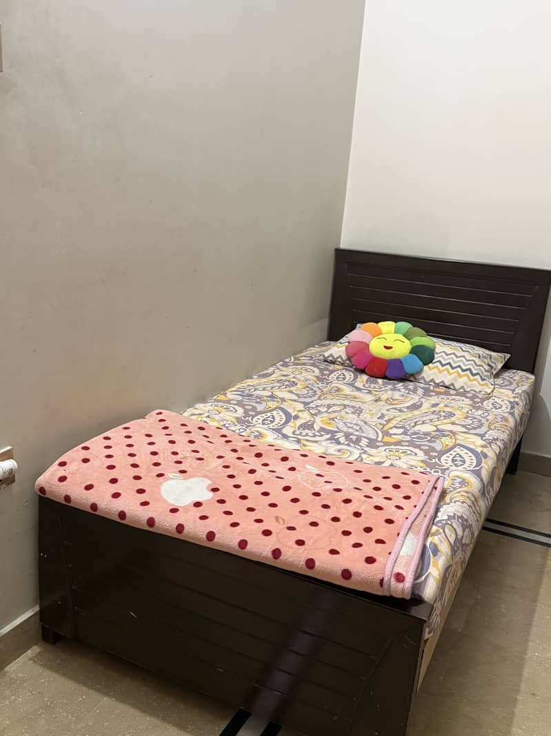 Single beds pair 0