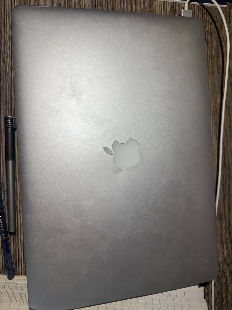 MacBook Pro 0