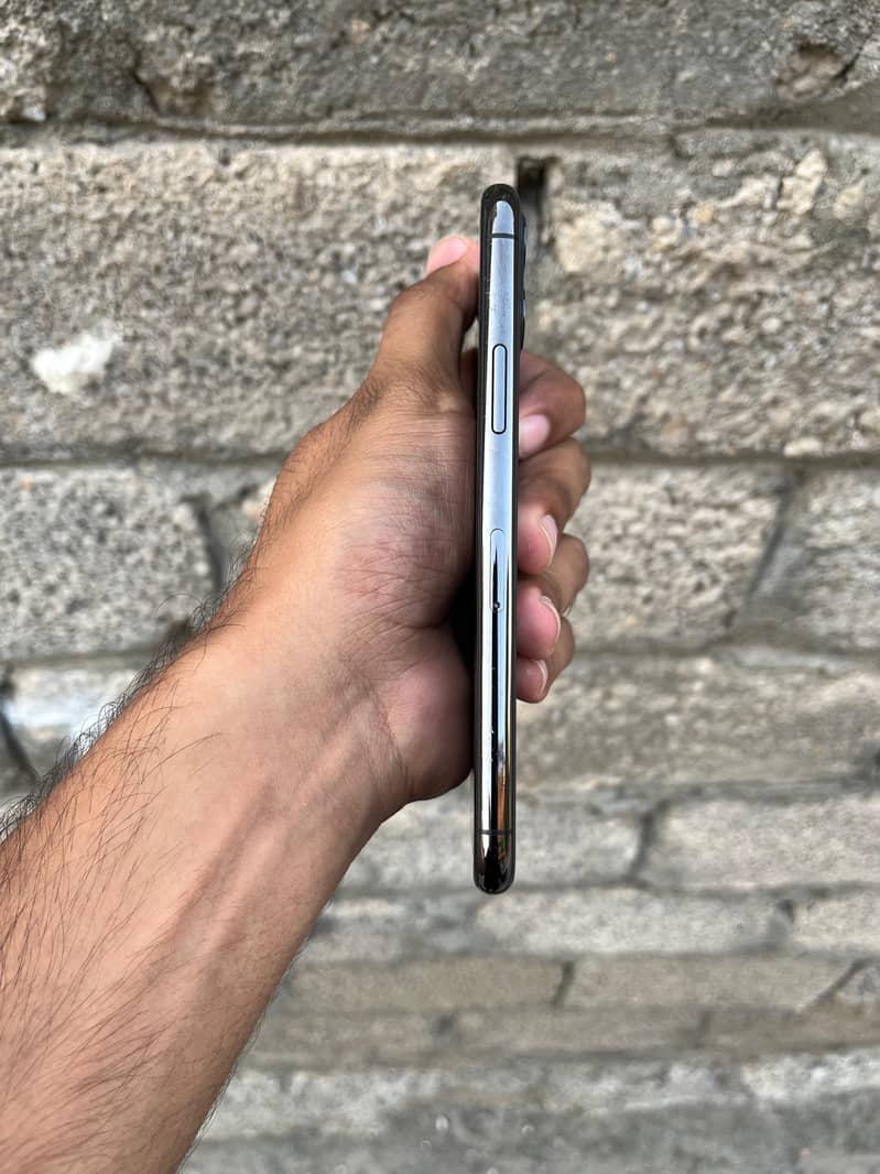 iPhone 3
