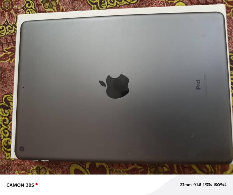 iPad 9th gen 10/10 condition 2
