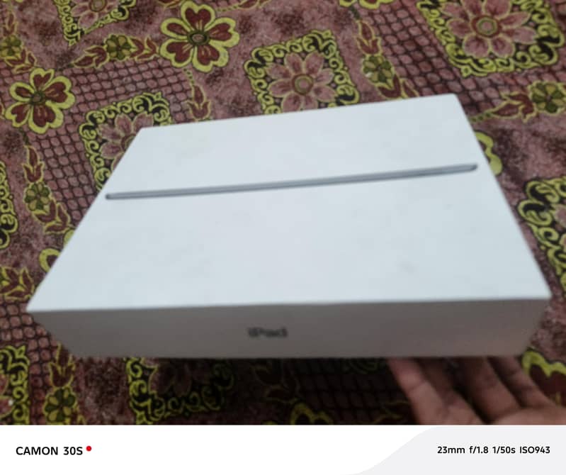 iPad 9th gen 10/10 condition 3