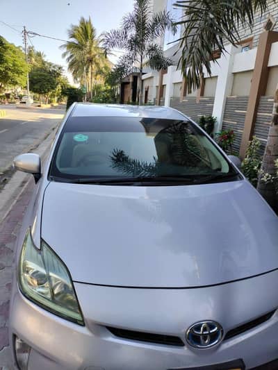 Toyota Prius G package LED lights