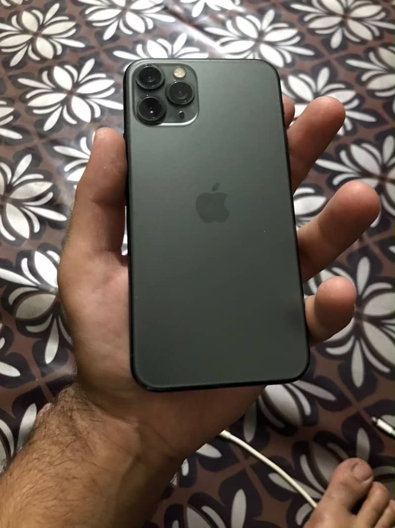 iPhone 11 Pro 4