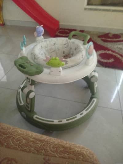 baby walker in good condition 10/10