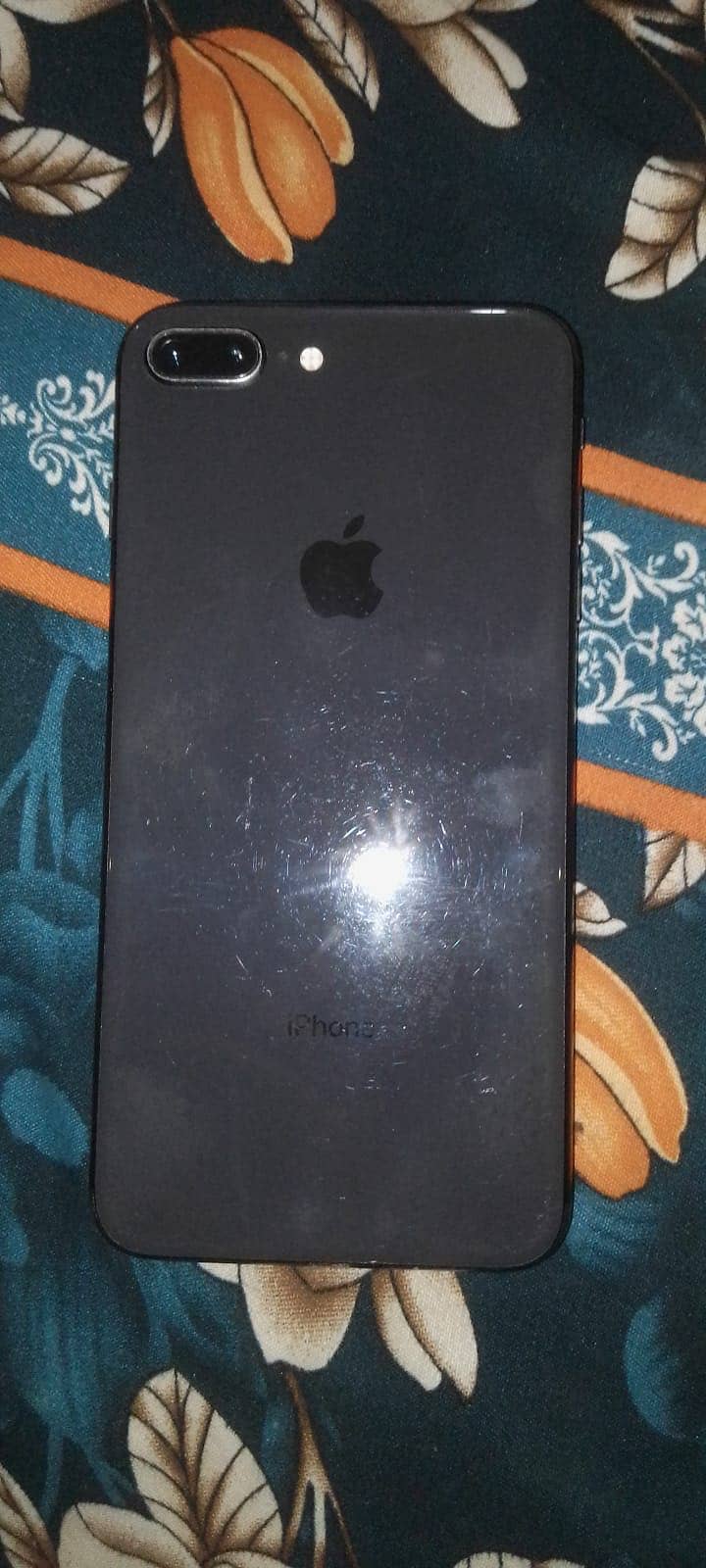 Apple iPhone 8 Plus 0
