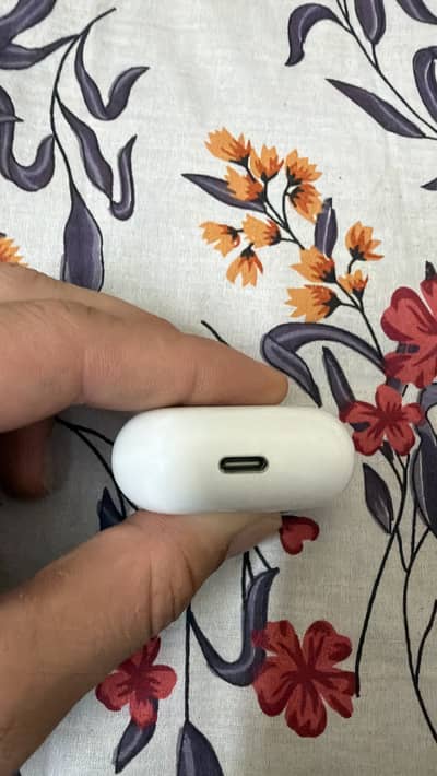 AirPods 4