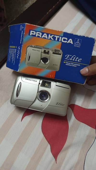 old model yashika camera(7000) both