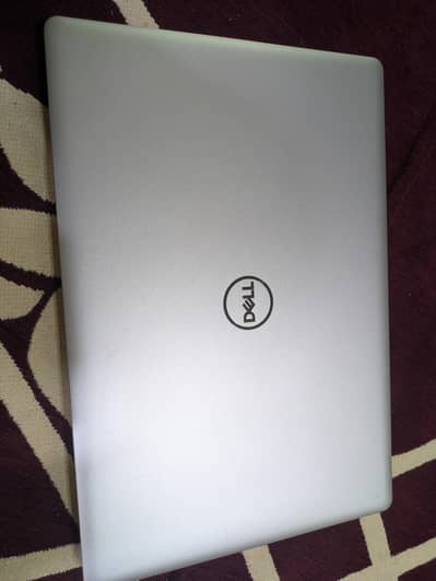 DELL i7 8 Gen / 256 SSD M. 2 / 2 GB AMD Graphics (Inspiron 5570)